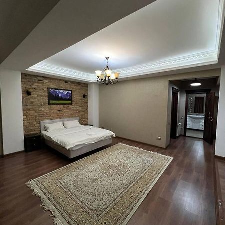 Lite Guest House Бишкек Екстериор снимка